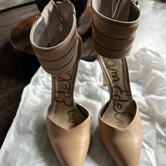 Sam Edelman Tan Strappy Heels with Pointed Toe - Picture 4 of 13